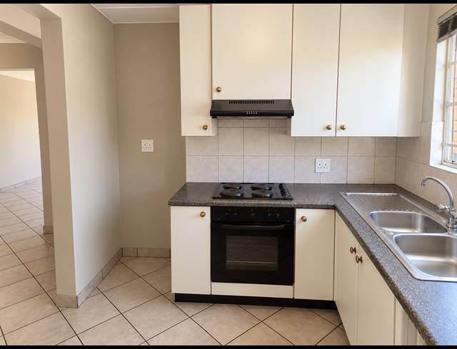 2 BEDROOM APARTMENT FOR SALE IN HIGHVELD